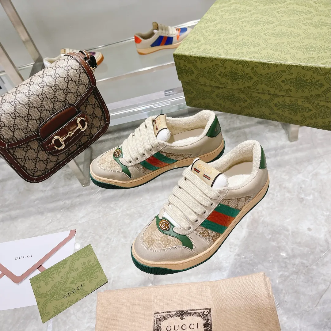 👟👟Ex-factory price 480👟👟 Women's Shoes Women's Clothing Women's Shoes Women's Clothing Women's Shoes Women's Clothing GUCCI's first generation of dirty shoes was born, adding a star to the luxury world Trendy brands, alternative, magical, retro, etc. are integrated into one. The contrasting colors of cowhide fabrics stimulate the vision. Various combinations and various techniques. ✍ Among them, the Gucci logo pattern is interspersed with design, which is vivid. The cowhide punching process is retro and old, and the logo element of trendy men and trendy women. Original original and correct lining, imported fiber towels, more comfortable, shoe packaging technology increases comfort, beautiful on the outside, more beautiful on the inside, spiritual design 🌼The feet are made of beige matte cowhide, with contrasting distressed fabrics, skillful workmanship, overall color balance, imported pure T👟👟Ex-factory price U sole, no impurities, clear texture, orderly arrangement, wear-resistant and non-slip. Couple model: 34-45